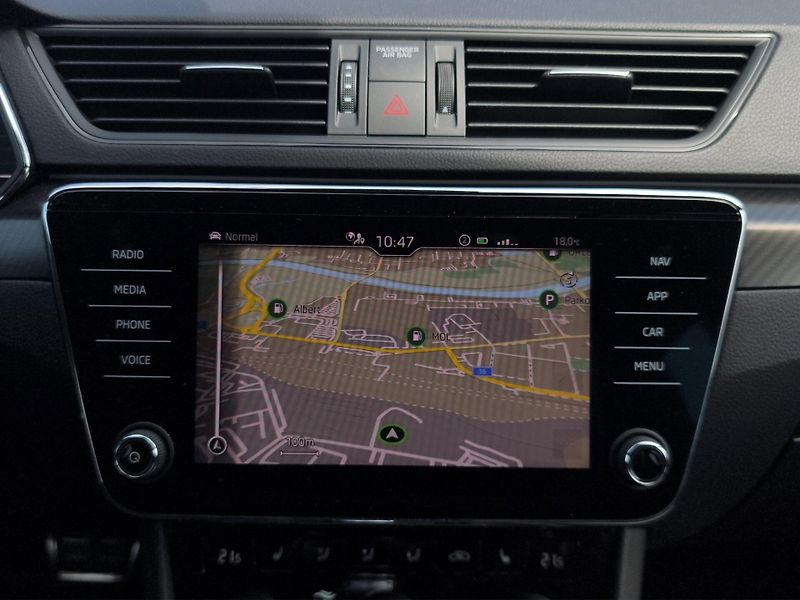 Škoda Superb (2023) SportLine 2.0 TDI 110kW DSG, Č - fotka 21 z 30