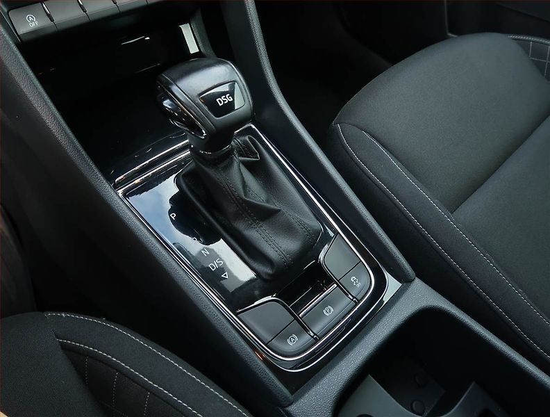 Škoda Karoq (2018) Style 1.6 TDI, Automat, Navi - fotka 13 z 21