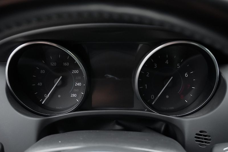 Jaguar XE S SUPERCHARGED DPH - fotka 19 z 33