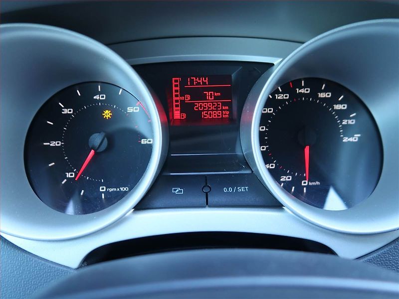 Seat Ibiza (2011) 1.6 TDI, Serv.kniha, po STK - fotka 11 z 14