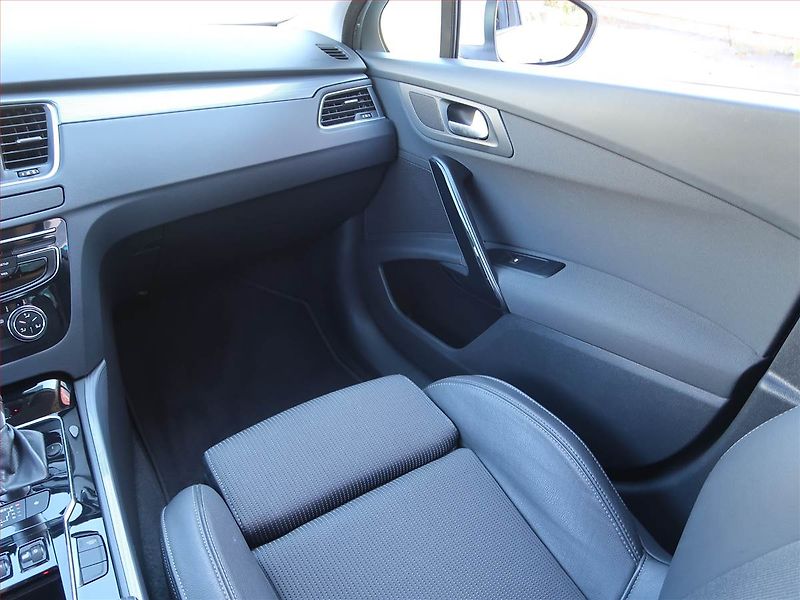 Peugeot 508 (2017) Allure 2.0 BlueHDi, Automat - fotka 8 z 19