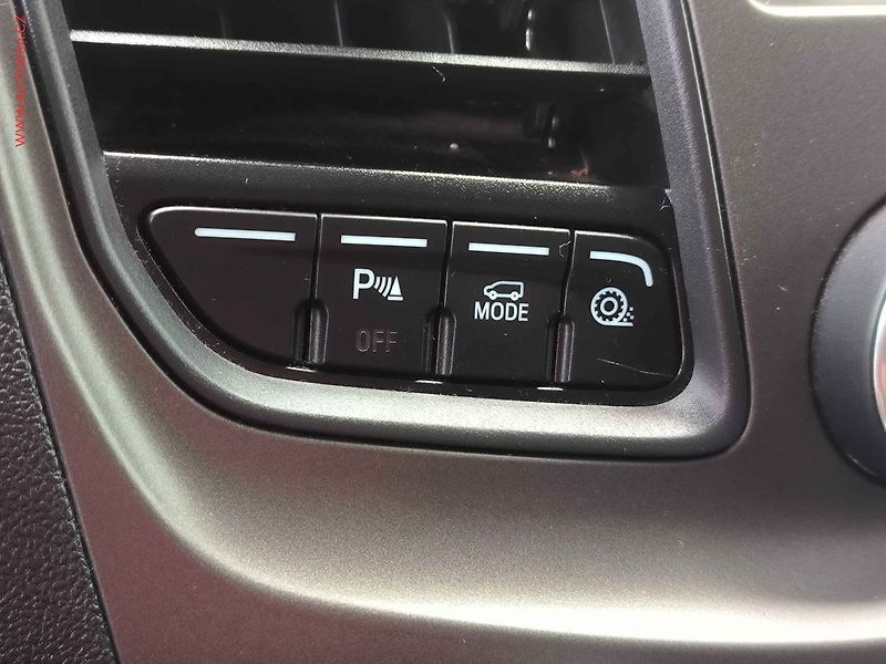 Ford Transit (2021) 2.0TDCi L3H3 6míst, Trend - fotka 15 z 19