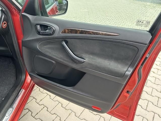 Ford Galaxy 2,0TDCi Ghia 7míst - fotka 47 z 54