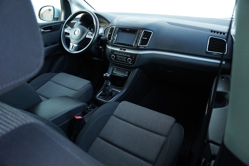 Volkswagen Sharan 1.4 TSI 7MÍST BEZ KOROZE - fotka 15 z 30