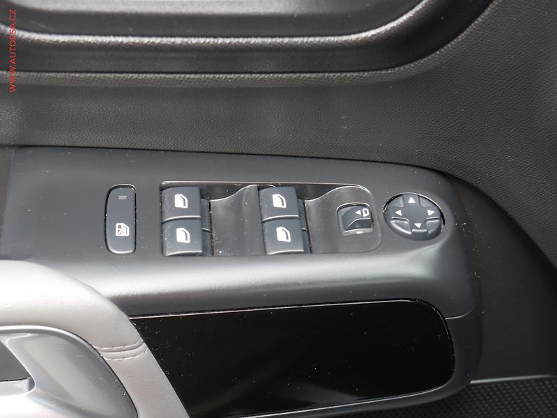 Citroën C5 Aircross (2019) 1.5 HDi, Feel, navi, kamera - fotka 11 z 18