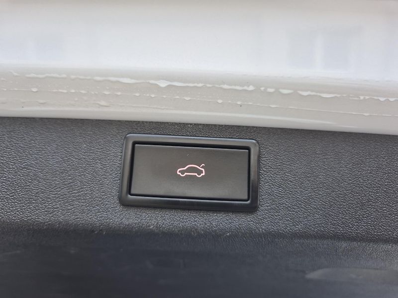 Škoda Enyaq 150kw, iV80 19ALU SOH 92% - fotka 42 z 45