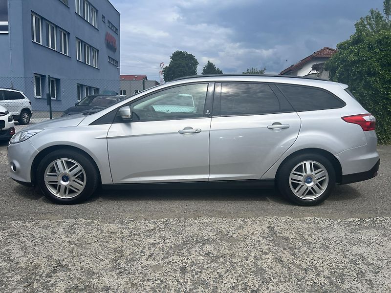 Ford Focus 1.6i KLIMATIZACE NAVI ALU KOLA - fotka 4 z 42