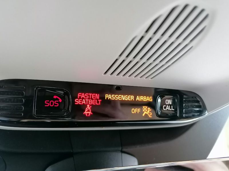 Volvo XC90 (2015) D5 AWD 7-míst Bowers & Wilkins - fotka 27 z 33