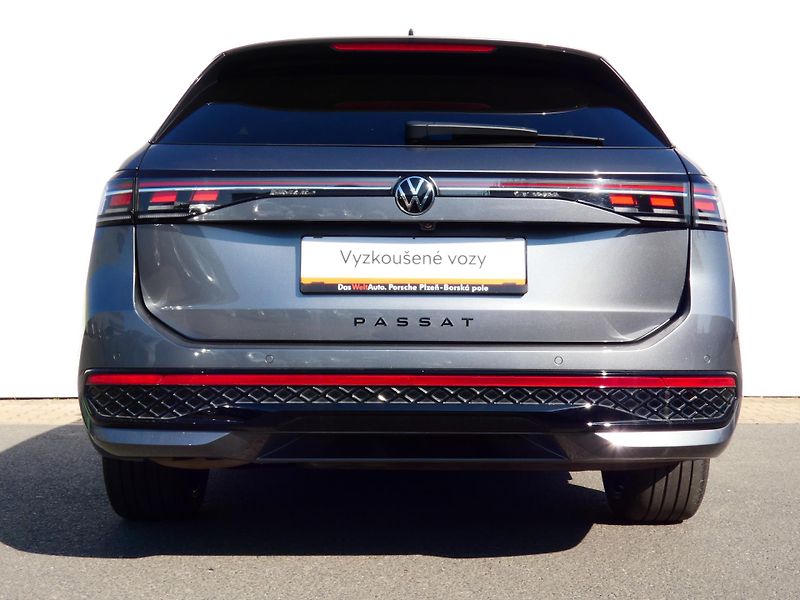 Volkswagen Passat (2024) R-Line 2.0 142KW 4MOTION - fotka 17 z 30