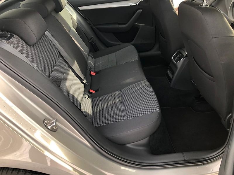 Škoda Octavia (2013) 1.2 TSI 81kw Serviska,TOP STAV - fotka 13 z 24