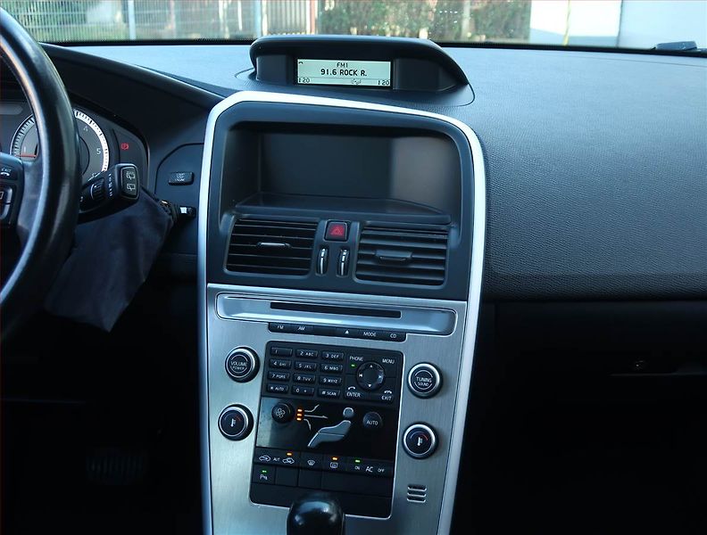 Volvo XC60 (2011) D3, Automat, Serv.kniha - fotka 12 z 22