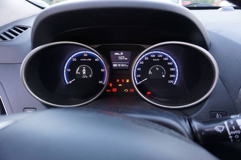 Hyundai ix35 (2013) IX 35 2,0 4WD - fotka 11 z 27