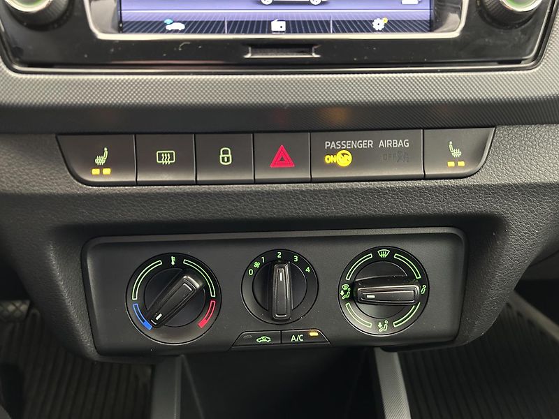 Škoda Fabia 1.0 TSI Active Plus - fotka 12 z 21