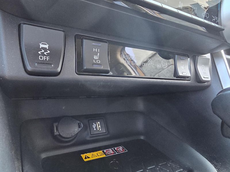 Toyota RAV4 2.0-4x4-AUT-1.MAJITEL-ZÁRUKA - fotka 29 z 40