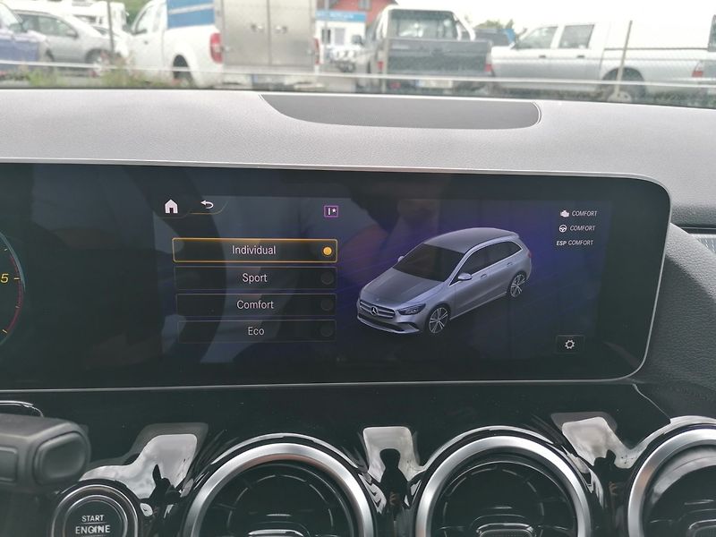 Mercedes-Benz Třídy B (2019) 180d Automat Kůže - fotka 17 z 30
