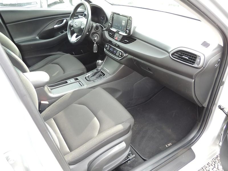 Hyundai i30 (2019) Combi 1.6CRDi,100kw,automat,ČR - fotka 36 z 52