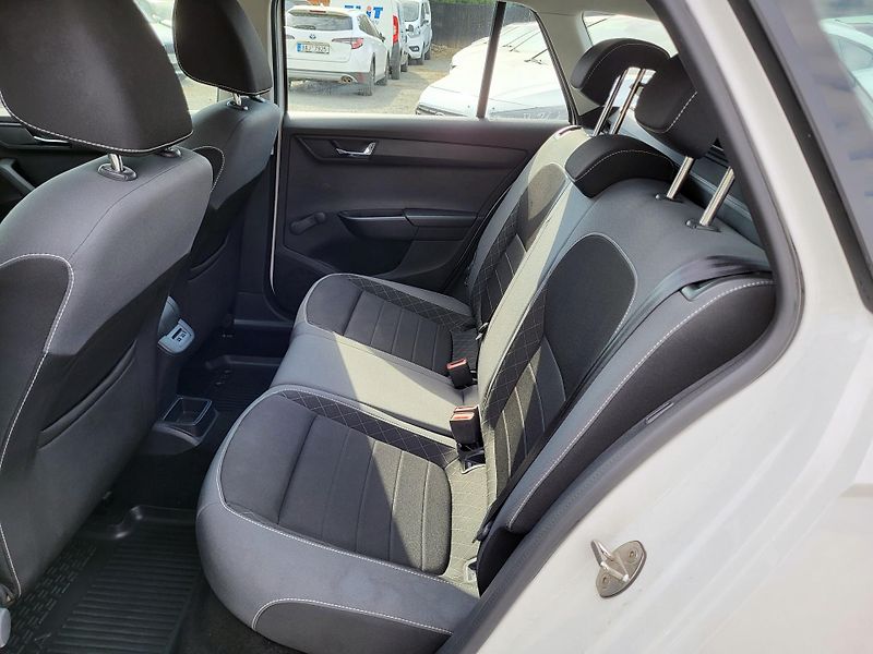 Škoda Fabia 1.0 TSI AMBITION Combi TOUR - fotka 8 z 46