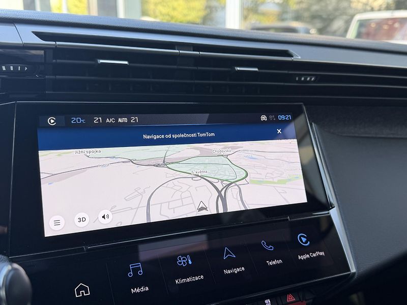 Peugeot 408 (2024) ALLURE PureTech 130k EAT8 - fotka 33 z 42