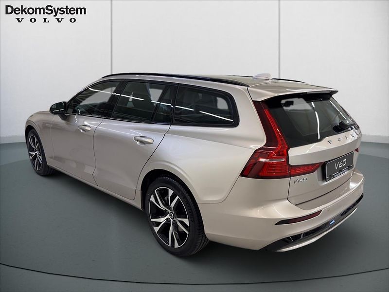 Volvo V60 2,0 B4 Plus Dark 1228 - fotka 4 z 15