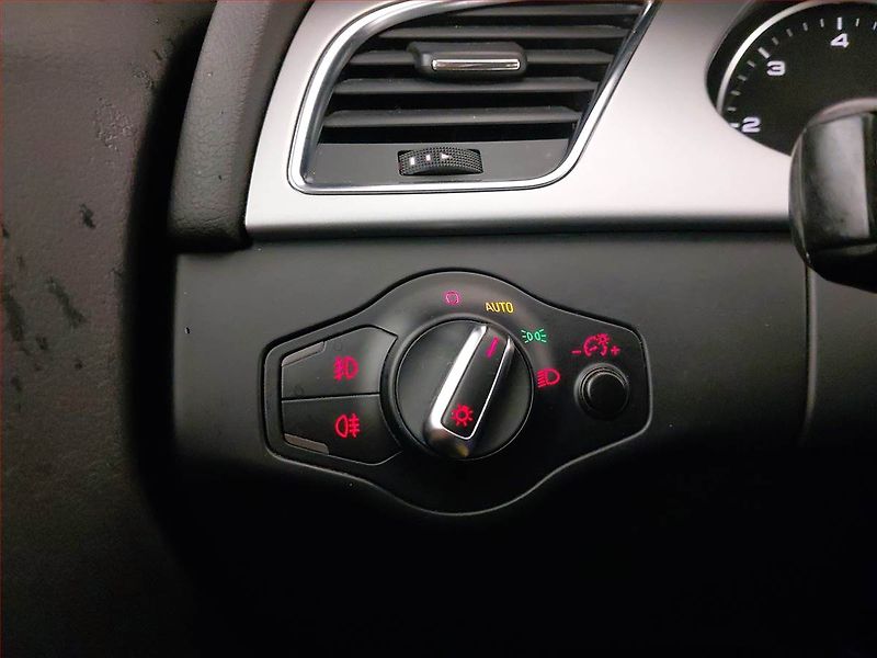 Audi A4 (2008) 3.0 TDI, 4X4, Serv.kniha - fotka 19 z 22