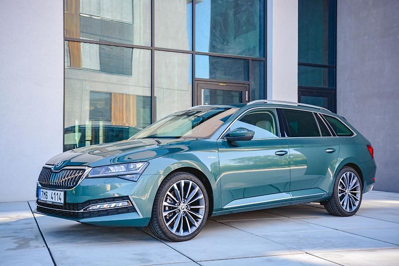 Škoda Superb (2023) L&K 2,0 TDI 147 kW 7-st aut 4x - fotka 1 z 66