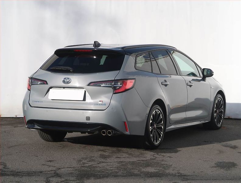 Toyota Corolla (2021) 2.0 Hybrid - fotka 5 z 27