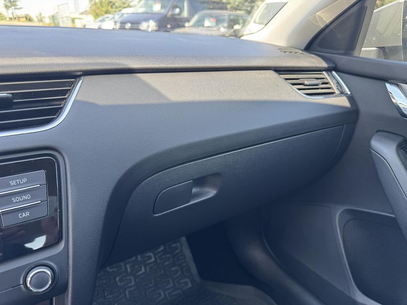 Škoda Octavia 1.6TDi,klima,nové v ČR - fotka 33 z 37