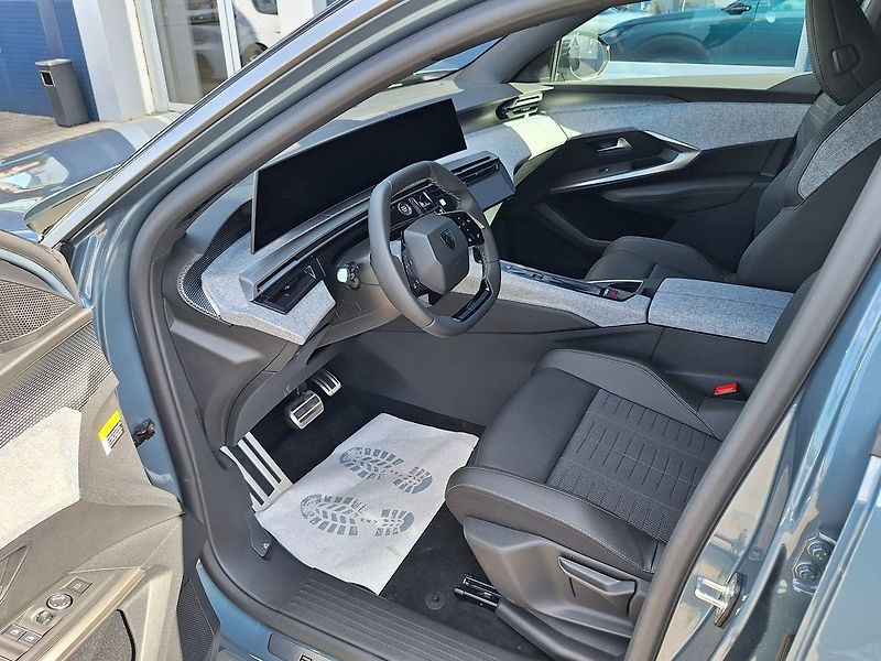 Peugeot 5008 (2026) GT Hybrid 145 e-DCS6 - fotka 15 z 20
