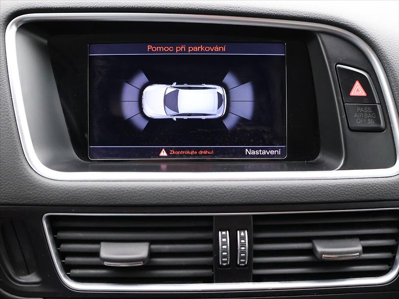 Audi Q5 2,0 TDI 140kW quattro S-Line - fotka 21 z 33