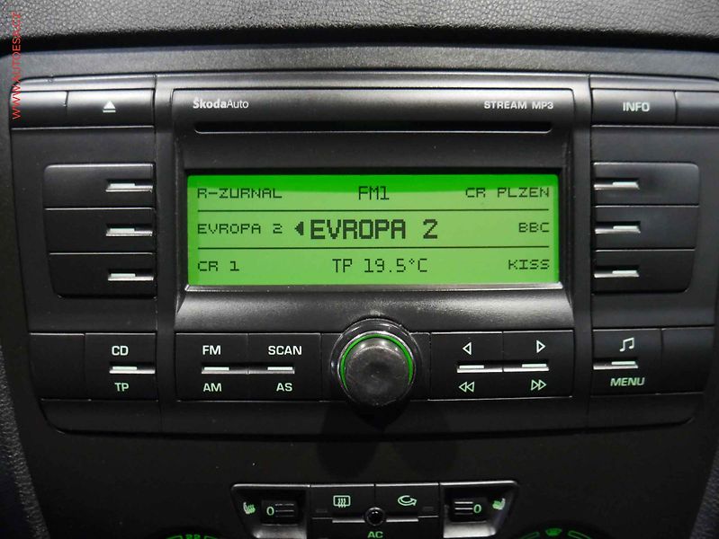 Škoda Octavia (2006) 1.6i, ČR, Ambiente - fotka 14 z 17