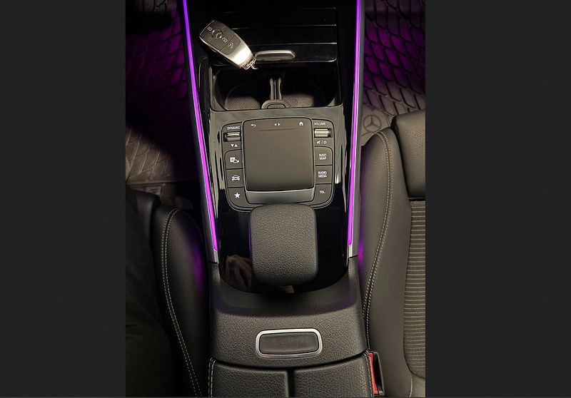 Mercedes-Benz GLB 200  7 sedadel Ambient - fotka 16 z 21