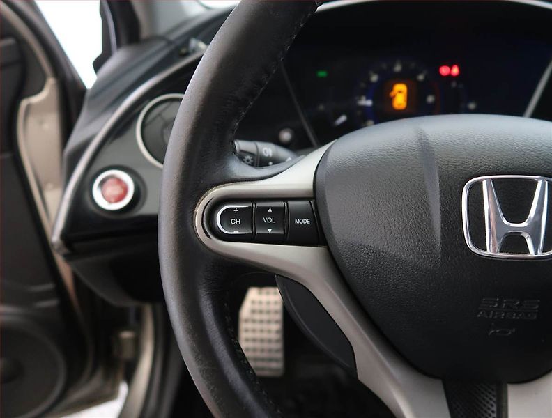Honda Civic (2006) 2.2 i-CTDi, nová STK - fotka 19 z 22