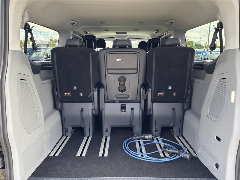 Ford Tourneo Custom 2,5 PHEV 171kW Titanium X L2 - fotka 13 z 56