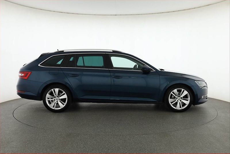 Škoda Superb (2019) Style 2.0 TDI, Automat, Kůže - fotka 6 z 22