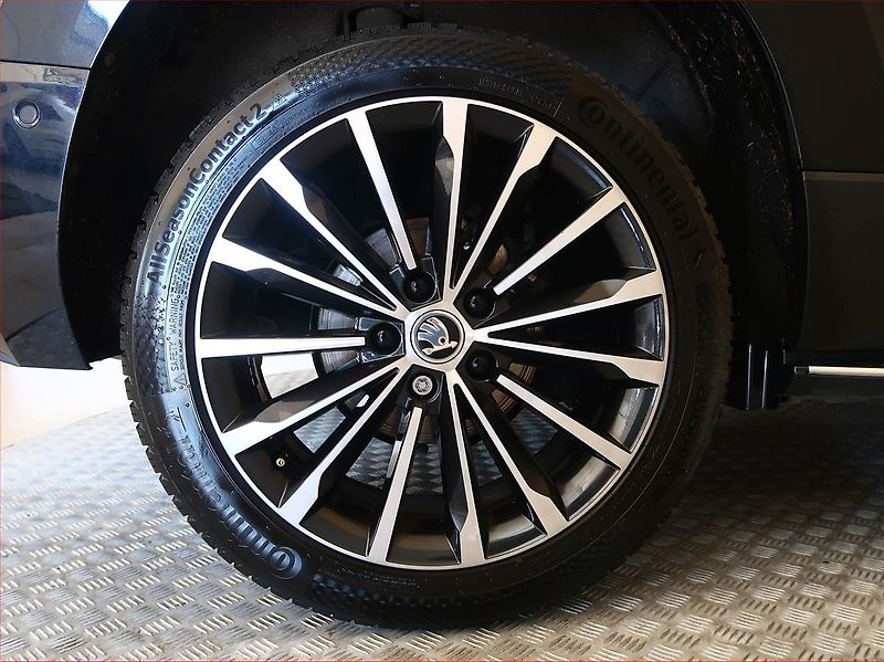 Škoda Karoq (2019) Style 1.5 TSI - fotka 15 z 19