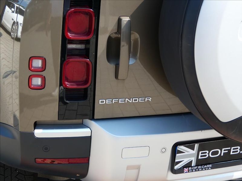 Land Rover Defender 2,0 D200 110,1.Maj, ČR, DPH - fotka 38 z 40