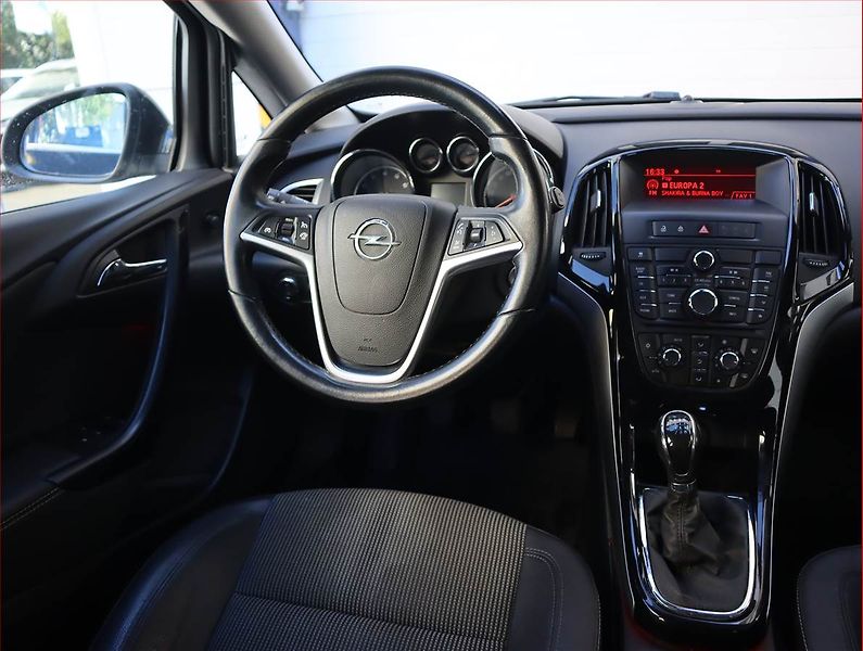Opel Astra (2015) 1.4 T, Serv.kniha, Tempomat - fotka 7 z 18