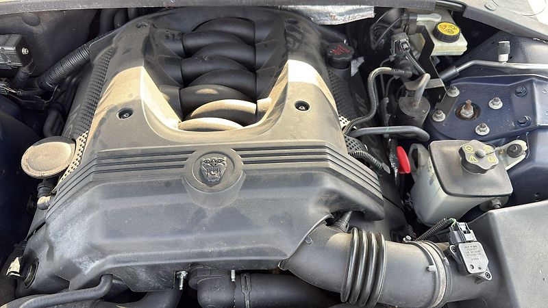 Jaguar S-Type (2003) 4.2L V8 220Top stav! 150tis km - fotka 6 z 7