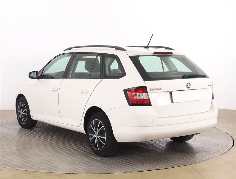 Škoda Fabia (2016) 1.4 TDI, nová STK, zamluveno - fotka 4 z 15