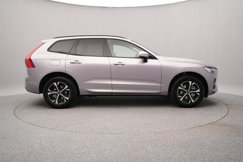 Volvo XC60 (2026) B5 AWD AUT CORE - fotka 12 z 22