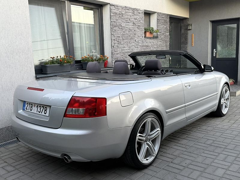 Audi A4 (2002) 2.4i 125kW  MANUÁL!! - fotka 17 z 17