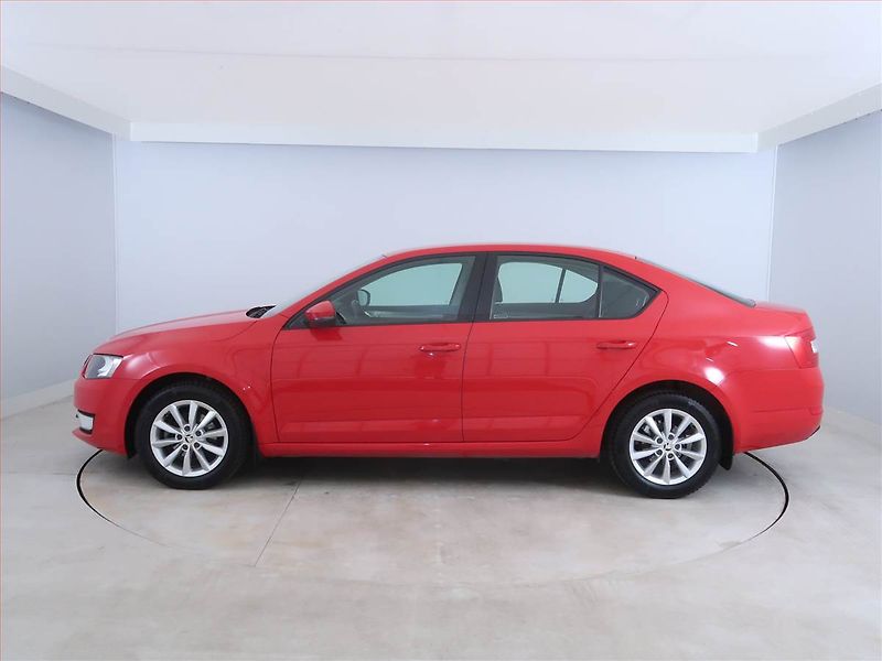 Škoda Octavia (2015) Ambition 1.6 TDI, Serv.kniha - fotka 3 z 12