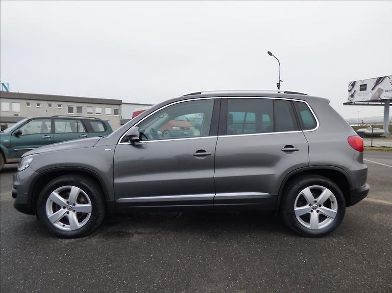 Volkswagen Tiguan 1,4 TSI 90KW SPORT - fotka 5 z 50
