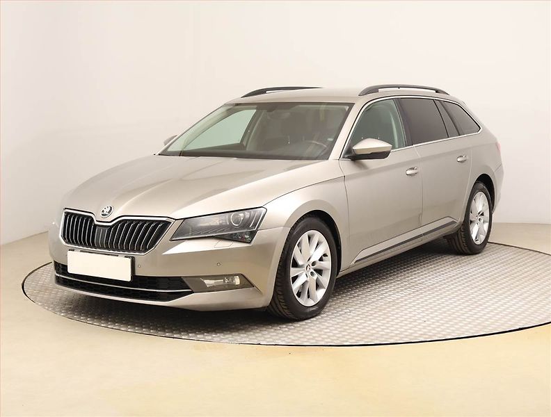 Škoda Superb (2016) Style 2.0 TDI, Automat, Navi - fotka 2 z 22