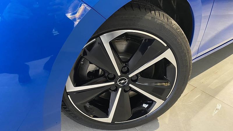 Opel Astra Elegance HB 1.6 PHEV 132kW/180 - fotka 28 z 29