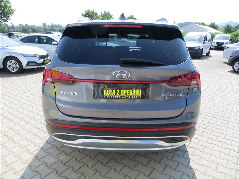 Hyundai Santa Fe 2,2 CRDi 142kW AUT Smart ČR - fotka 6 z 29