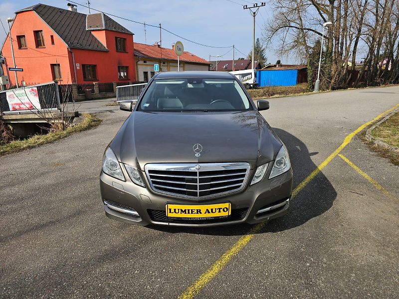 Mercedes-Benz Třídy E (2011) 350 CDi 4Matic 195kw - fotka 1 z 21