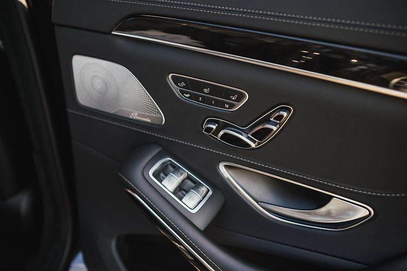 Mercedes-Benz Třídy S (2018) S 560 4MATIC L, S 560 4MATIC L - fotka 34 z 40