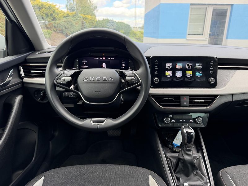 Škoda Scala 1,0TSi 85kW automat SELECTION - fotka 10 z 20