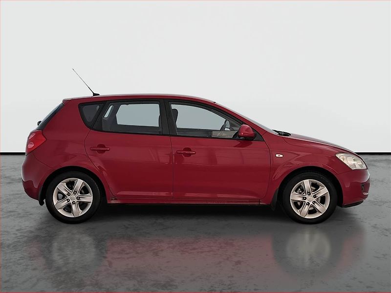 Kia Ceed (2010) 1.6 CRDi, po STK - fotka 6 z 17
